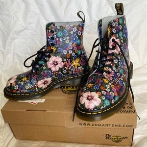 Dr. Martens Pascal Wanderlust Floral Boots